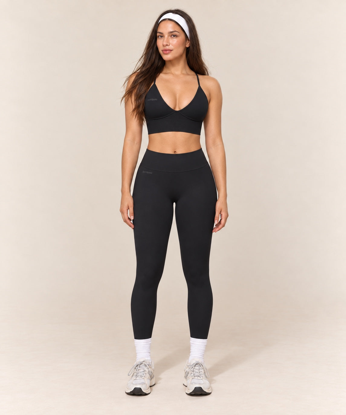 V-Neck Leggings Set in Black — front